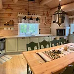 Feriehus Traditional Log By Mykletjonn Austbygdi