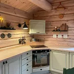 Feriehus Traditional Log By Mykletjonn Austbygdi